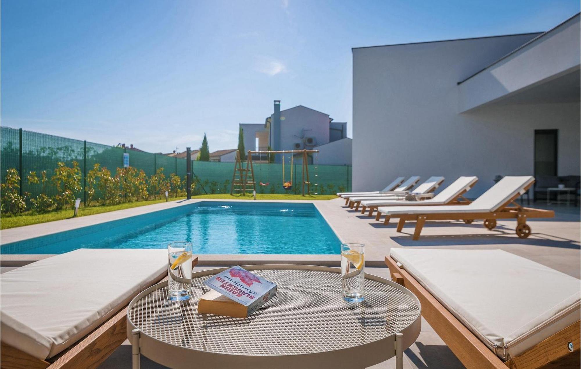 Holiday home Mateo Pula